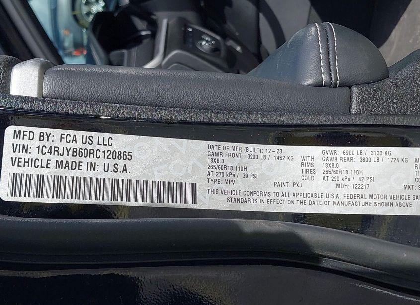 Photo 9 of 2024 Jeep Grand CHEROKEE 4XE (VIN 1C4RJYB60RC120865)