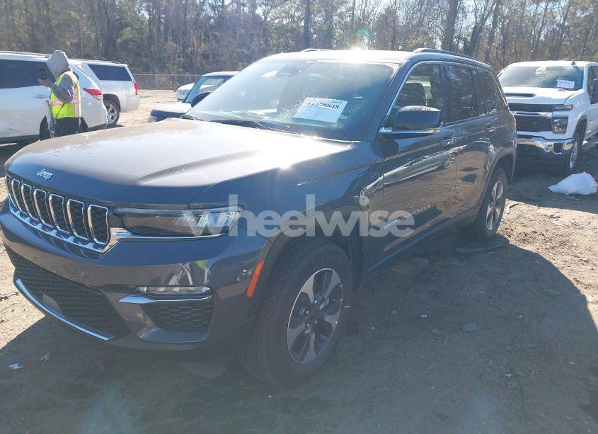 Photo 2 of 2024 Jeep Grand CHEROKEE 4XE (VIN 1C4RJYB60RC125483)