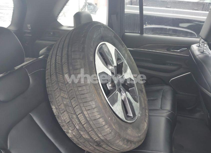 Photo 12 of 2024 Jeep Grand CHEROKEE 4XE (VIN 1C4RJYB60RC129579)