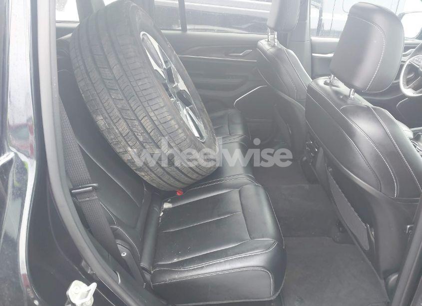 Photo 8 of 2024 Jeep Grand CHEROKEE 4XE (VIN 1C4RJYB60RC129579)