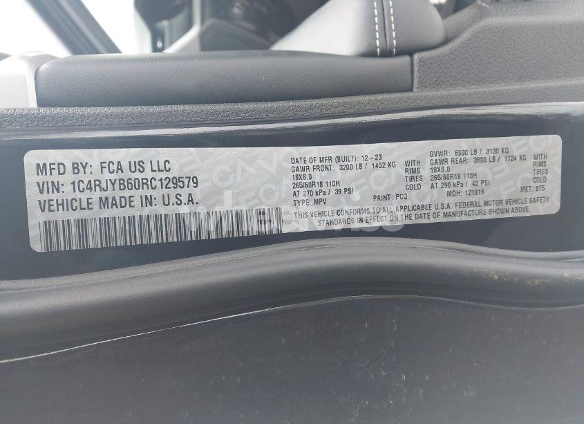 Photo 9 of 2024 Jeep Grand CHEROKEE 4XE (VIN 1C4RJYB60RC129579)