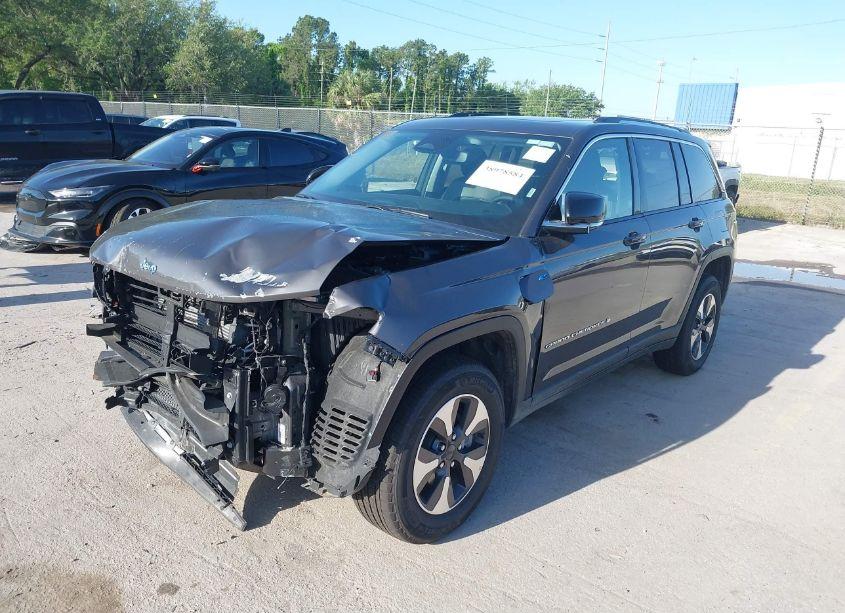 Photo 2 of 2023 Jeep Grand CHEROKEE 4XE (VIN 1C4RJYB61PC623916)