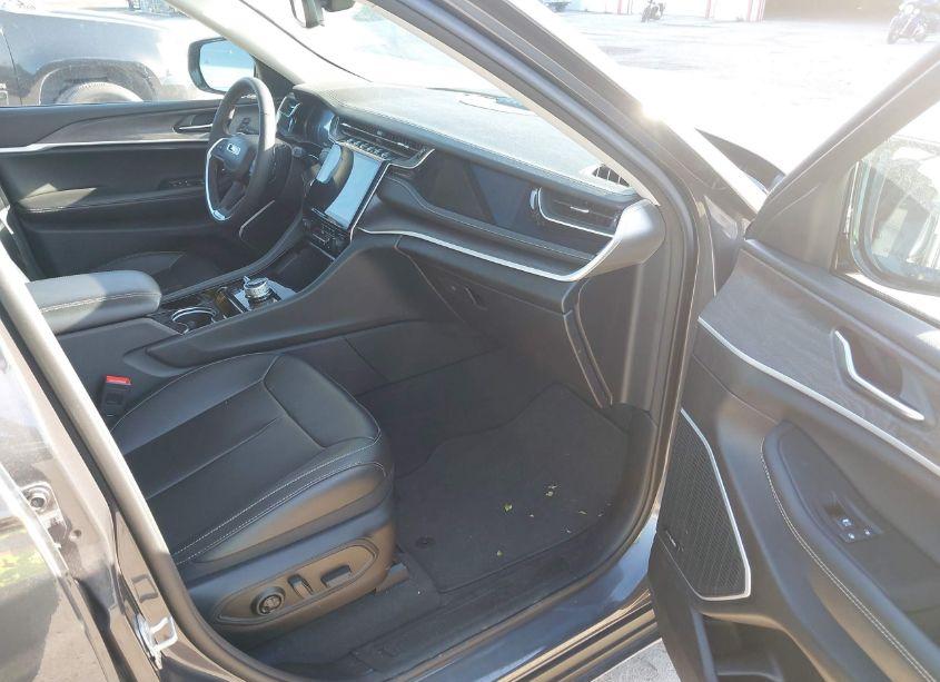 Photo 5 of 2023 Jeep Grand CHEROKEE 4XE (VIN 1C4RJYB61PC623916)