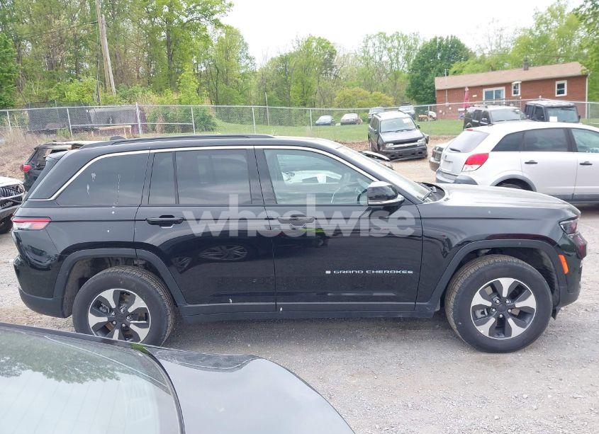 Photo 13 of 2024 Jeep Grand CHEROKEE 4XE (VIN 1C4RJYB61R8521215)