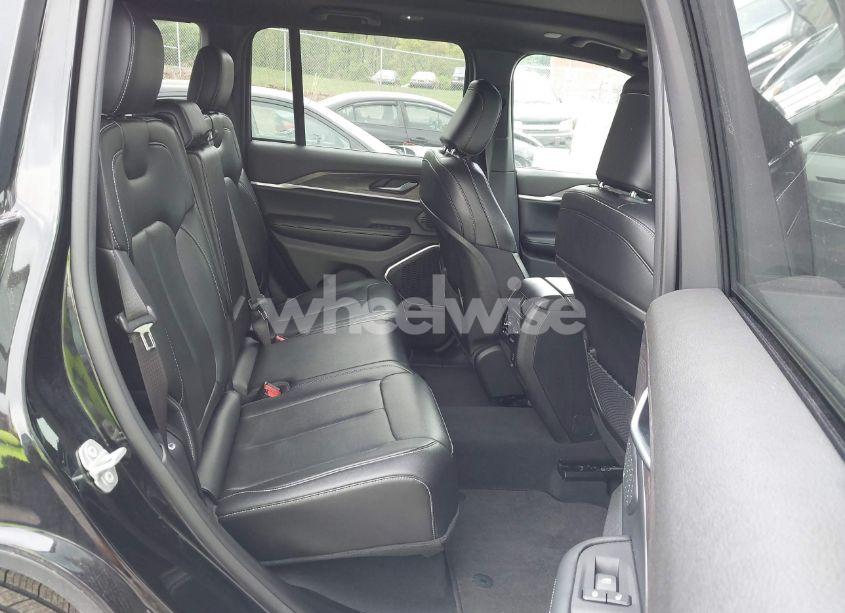 Photo 8 of 2024 Jeep Grand CHEROKEE 4XE (VIN 1C4RJYB61R8521215)