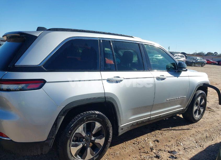 Photo 13 of 2024 Jeep Grand CHEROKEE 4XE (VIN 1C4RJYB61R8531906)