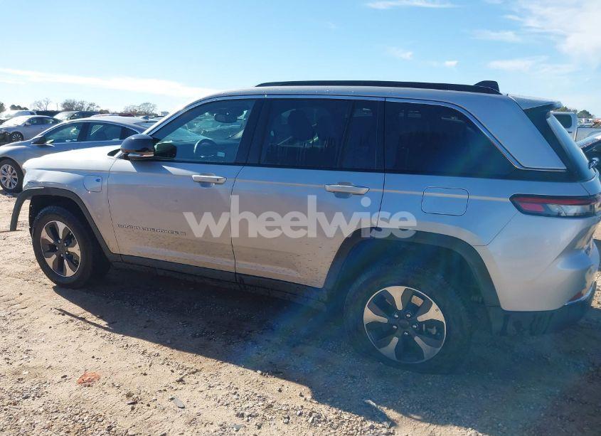 Photo 14 of 2024 Jeep Grand CHEROKEE 4XE (VIN 1C4RJYB61R8531906)