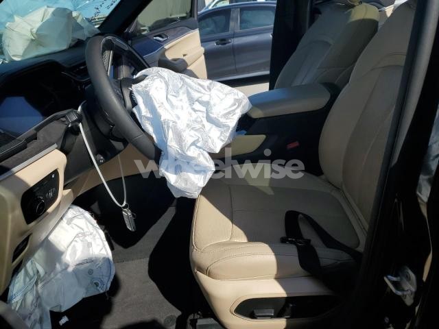 Photo 2 of 2022 JEEP GRAND CHEROKEE LIMITED 4XE (VIN 1C4RJYB62N8749265)