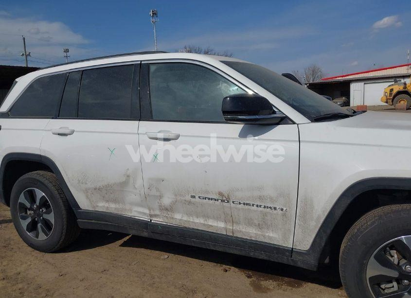Photo 6 of 2023 Jeep Grand CHEROKEE 4XE (VIN 1C4RJYB62PC624363)