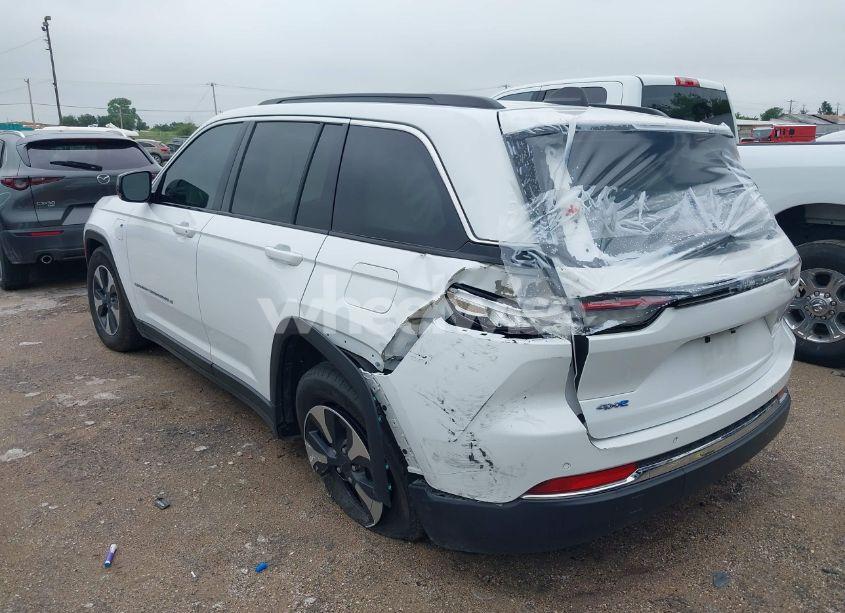 Photo 3 of 2024 Jeep Grand CHEROKEE 4XE (VIN 1C4RJYB62R8521496)