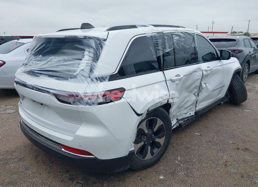 Photo 4 of 2024 Jeep Grand CHEROKEE 4XE (VIN 1C4RJYB62R8521496)