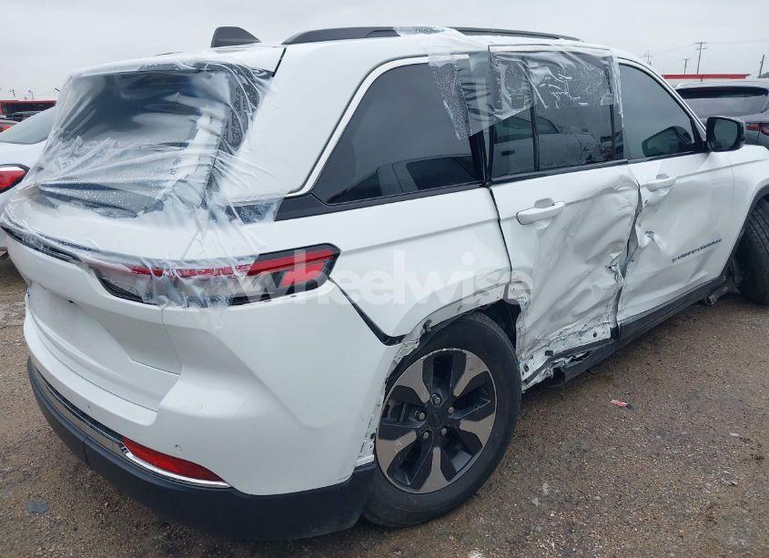 Photo 6 of 2024 Jeep Grand CHEROKEE 4XE (VIN 1C4RJYB62R8521496)