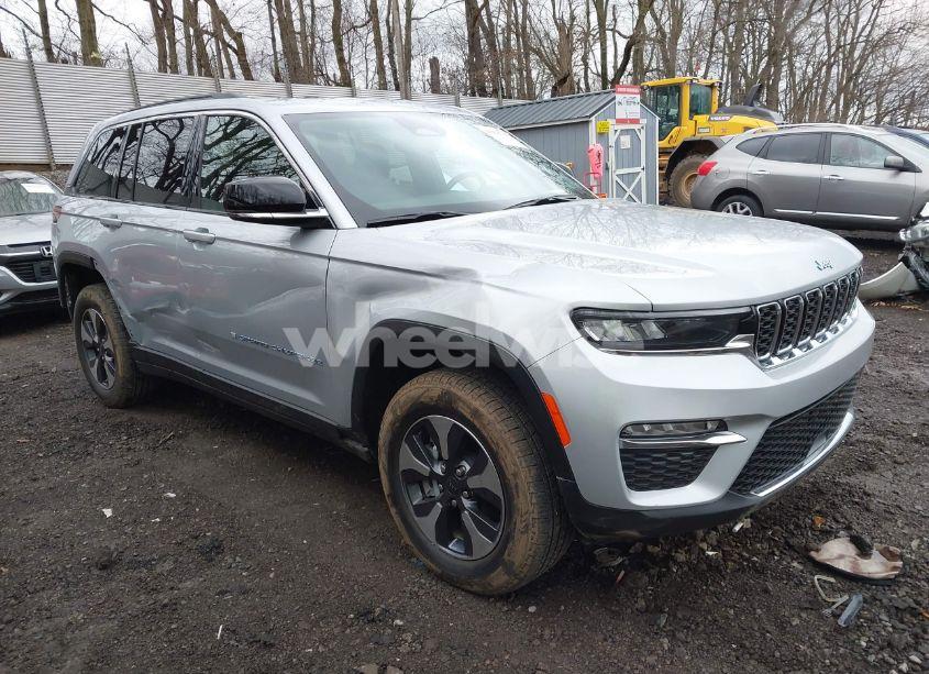 2024 Jeep Grand CHEROKEE 4XE (VIN 1C4RJYB63R8505162) main photo