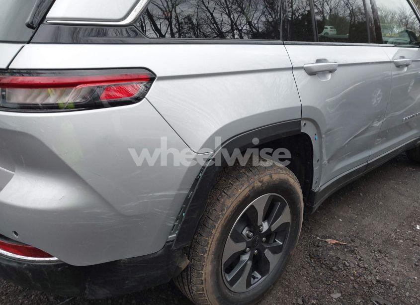 Photo 21 of 2024 Jeep Grand CHEROKEE 4XE (VIN 1C4RJYB63R8505162)