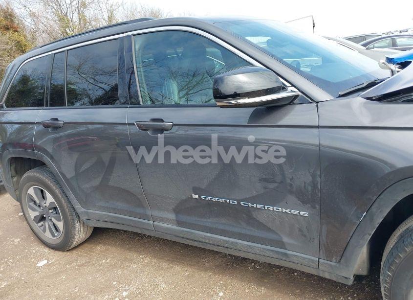 Photo 13 of 2024 Jeep Grand CHEROKEE 4XE (VIN 1C4RJYB63RC115580)
