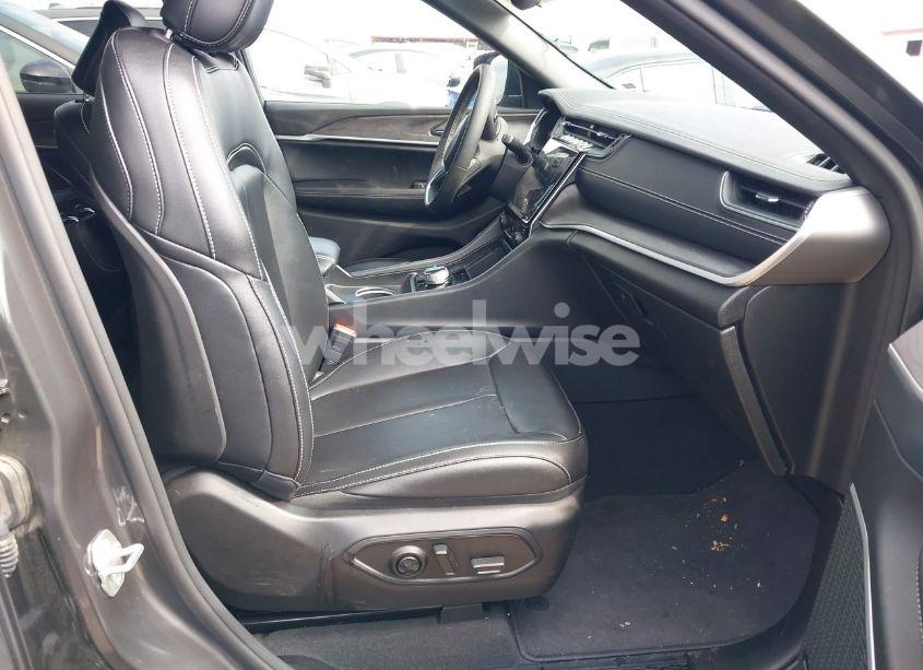 Photo 5 of 2024 Jeep Grand CHEROKEE 4XE (VIN 1C4RJYB63RC115580)