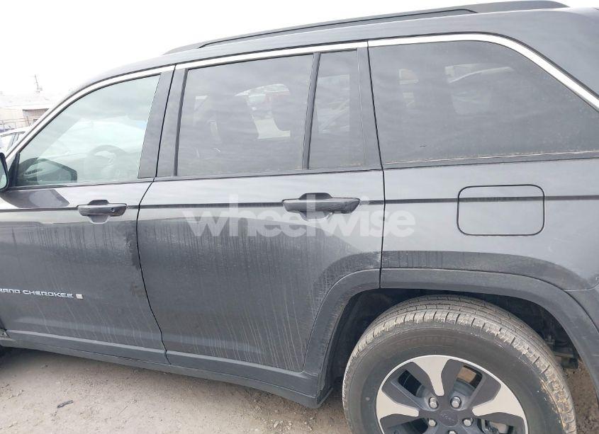 Photo 14 of 2024 Jeep Grand CHEROKEE 4XE (VIN 1C4RJYB63RC132184)