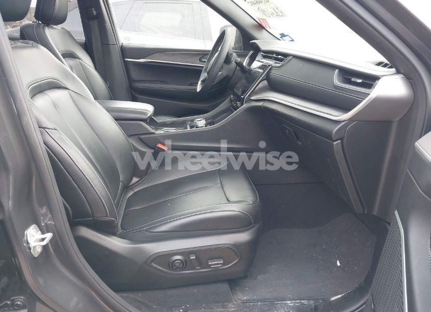 Photo 5 of 2024 Jeep Grand CHEROKEE 4XE (VIN 1C4RJYB63RC132184)