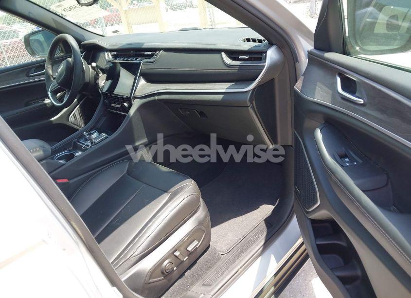 Photo 5 of 2024 Jeep Grand CHEROKEE 4XE (VIN 1C4RJYB63RC171521)