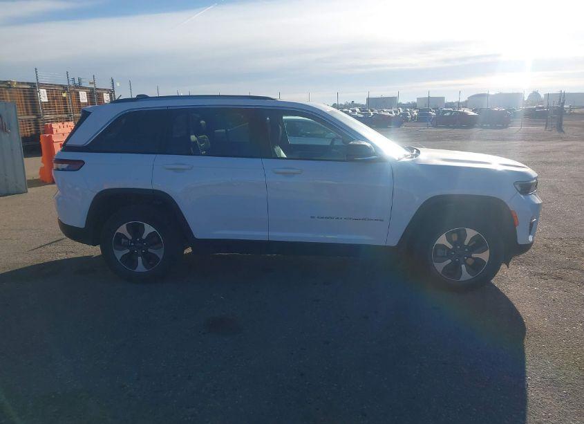 Photo 13 of 2024 Jeep Grand CHEROKEE 4XE (VIN 1C4RJYB63RC710610)