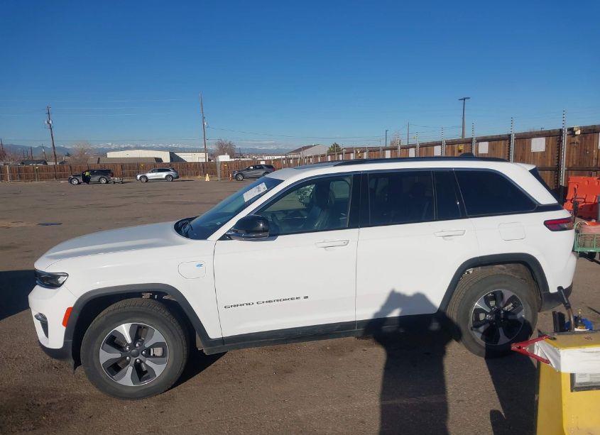 Photo 14 of 2024 Jeep Grand CHEROKEE 4XE (VIN 1C4RJYB63RC710610)