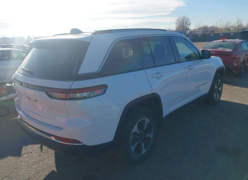 Photo 4 of 2024 Jeep Grand CHEROKEE 4XE (VIN 1C4RJYB63RC710610)