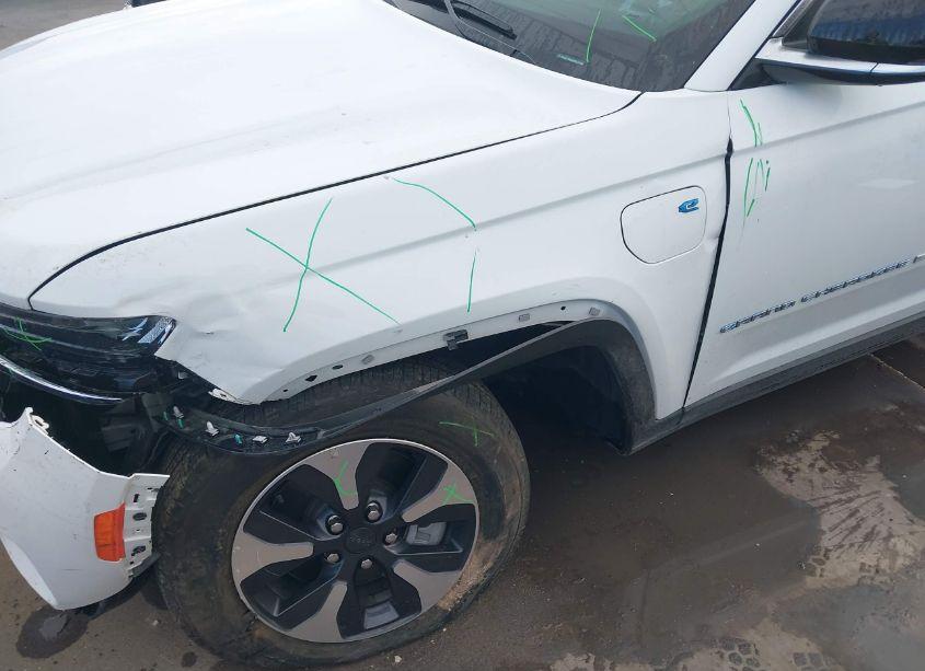 Photo 17 of 2024 Jeep Grand CHEROKEE 4XE (VIN 1C4RJYB64R8515988)