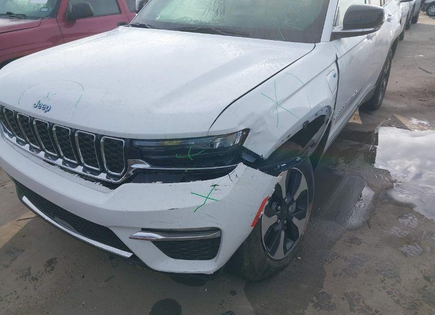 Photo 6 of 2024 Jeep Grand CHEROKEE 4XE (VIN 1C4RJYB64R8515988)