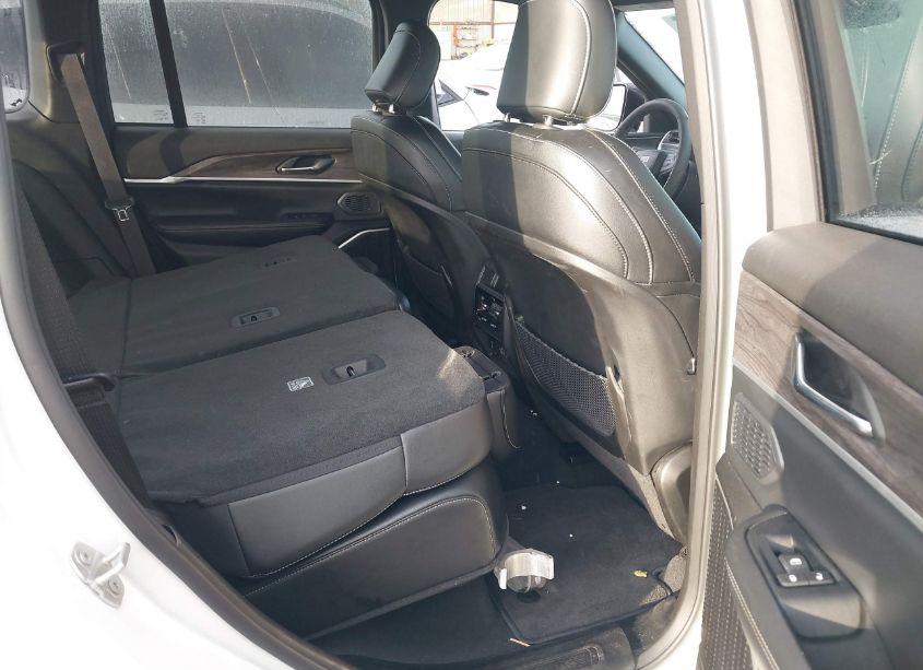 Photo 8 of 2024 Jeep Grand CHEROKEE 4XE (VIN 1C4RJYB64R8515988)