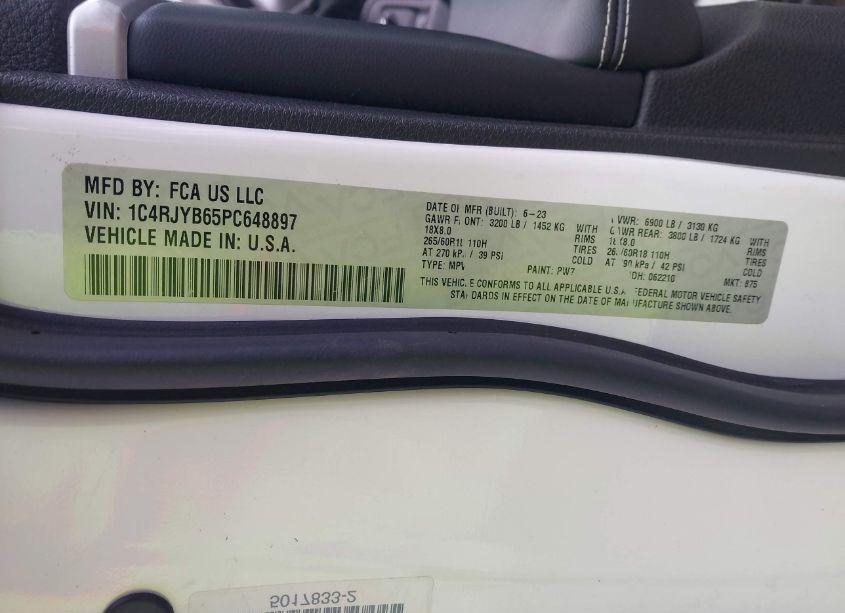 Photo 9 of 2023 Jeep Grand CHEROKEE 4XE (VIN 1C4RJYB65PC648897)