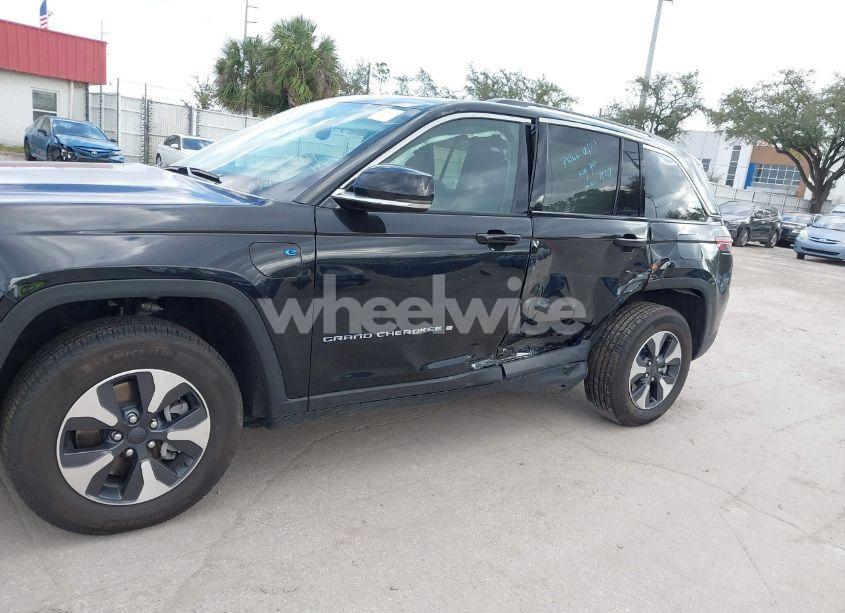 Photo 6 of 2023 Jeep Grand CHEROKEE 4XE (VIN 1C4RJYB65PC649788)