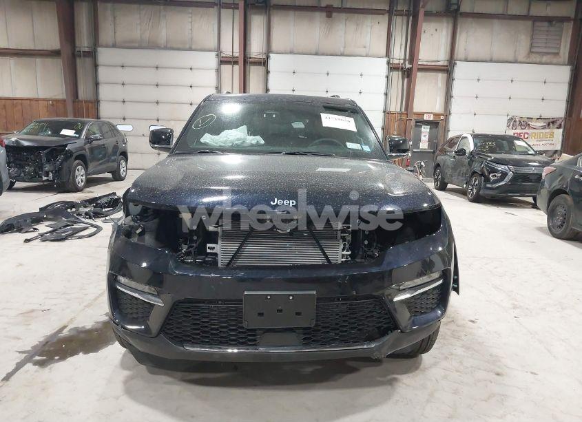 Photo 13 of 2024 Jeep Grand CHEROKEE 4XE (VIN 1C4RJYB65R8582910)
