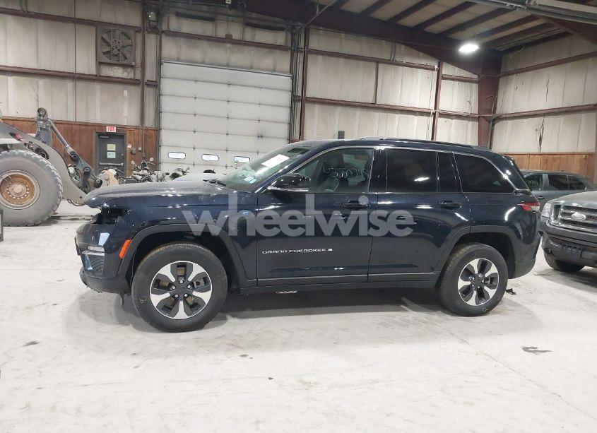 Photo 15 of 2024 Jeep Grand CHEROKEE 4XE (VIN 1C4RJYB65R8582910)