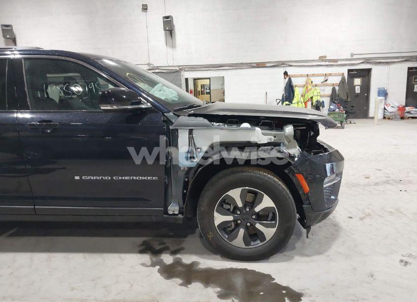 Photo 18 of 2024 Jeep Grand CHEROKEE 4XE (VIN 1C4RJYB65R8582910)