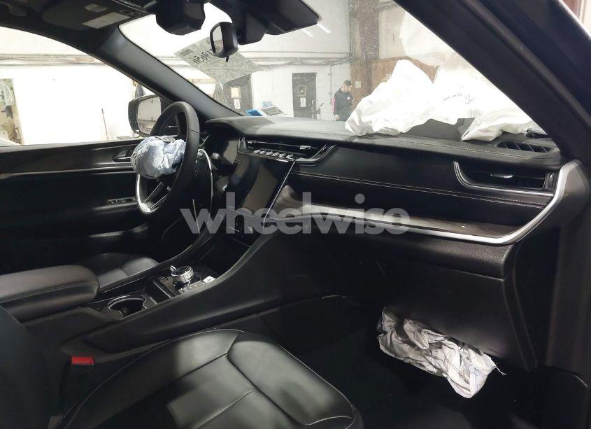 Photo 19 of 2024 Jeep Grand CHEROKEE 4XE (VIN 1C4RJYB65R8582910)