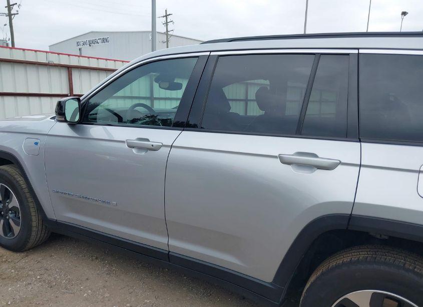 Photo 14 of 2024 Jeep Grand CHEROKEE 4XE (VIN 1C4RJYB65RC120649)