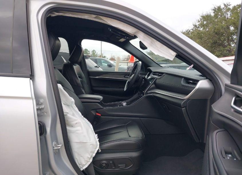 Photo 5 of 2024 Jeep Grand CHEROKEE 4XE (VIN 1C4RJYB65RC120649)