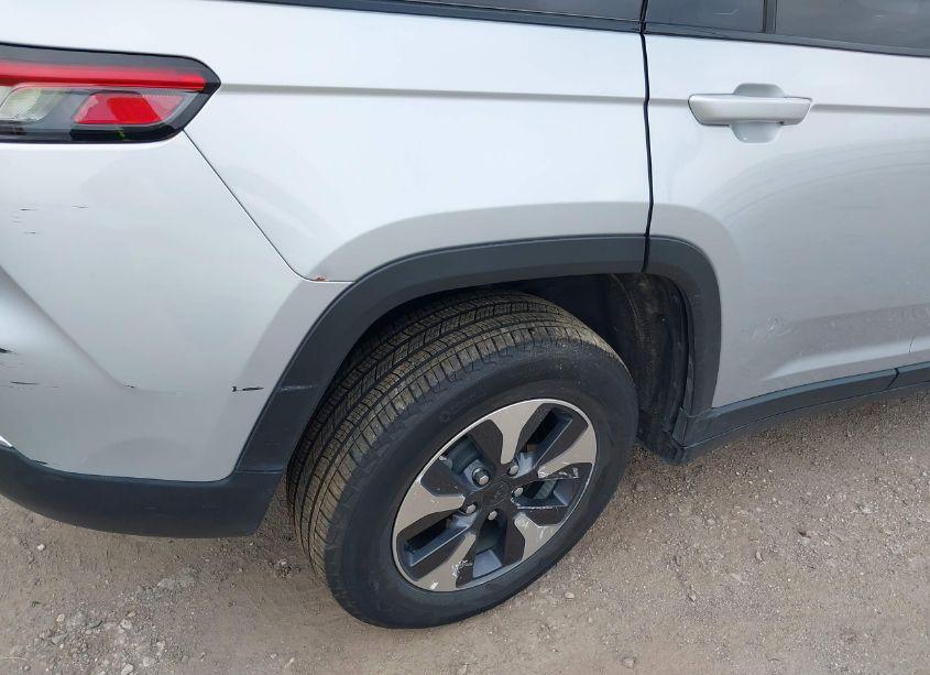 Photo 6 of 2024 Jeep Grand CHEROKEE 4XE (VIN 1C4RJYB65RC120649)