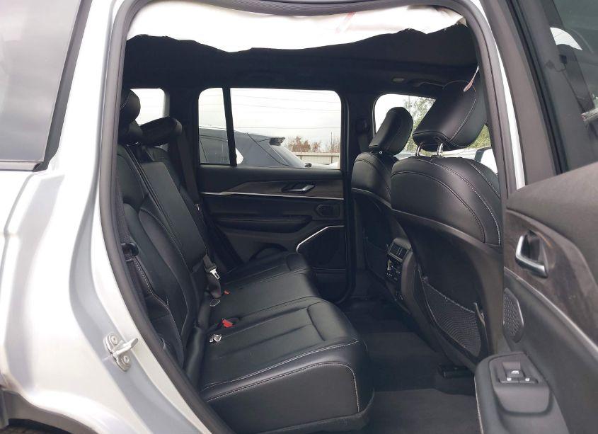 Photo 8 of 2024 Jeep Grand CHEROKEE 4XE (VIN 1C4RJYB65RC120649)