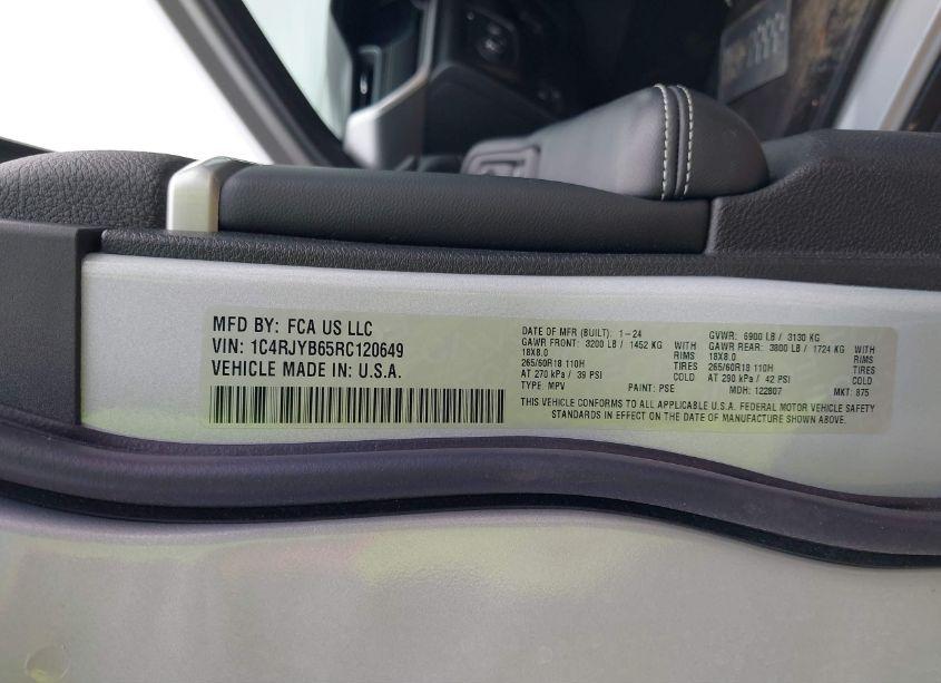 Photo 9 of 2024 Jeep Grand CHEROKEE 4XE (VIN 1C4RJYB65RC120649)