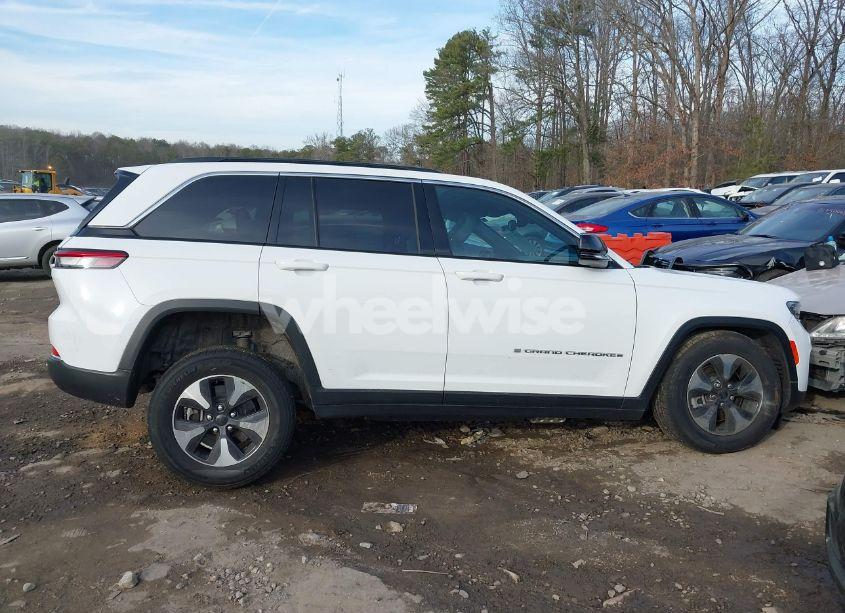 Photo 13 of 2024 Jeep Grand CHEROKEE 4XE (VIN 1C4RJYB65RC129710)