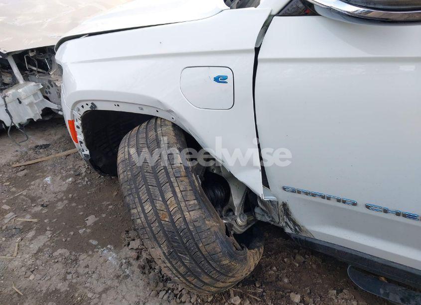 Photo 18 of 2024 Jeep Grand CHEROKEE 4XE (VIN 1C4RJYB65RC129710)