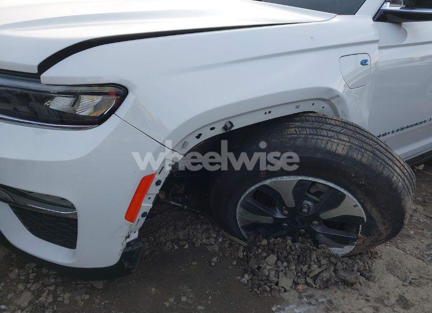 Photo 19 of 2024 Jeep Grand CHEROKEE 4XE (VIN 1C4RJYB65RC129710)