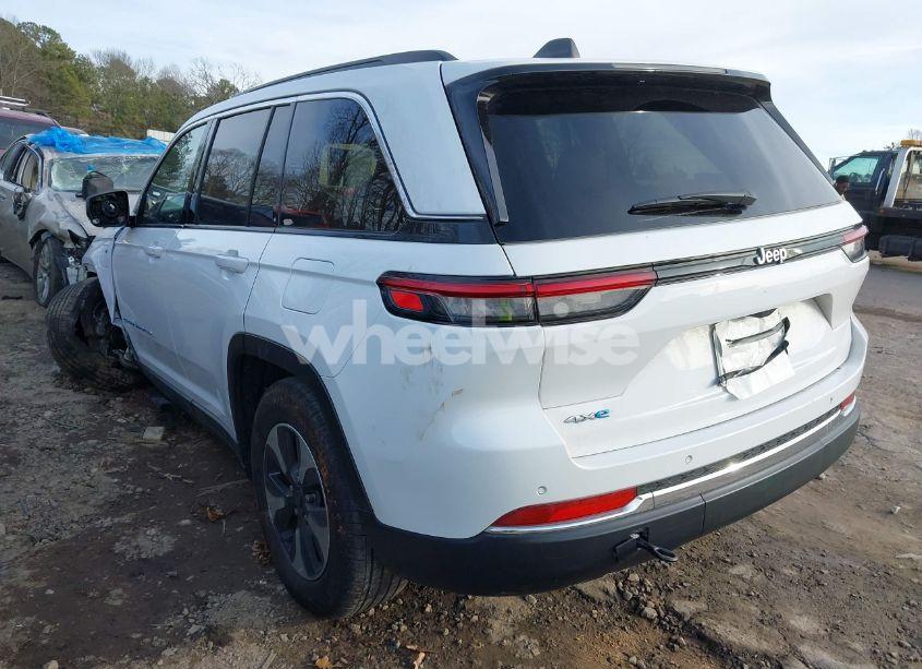 Photo 3 of 2024 Jeep Grand CHEROKEE 4XE (VIN 1C4RJYB65RC129710)