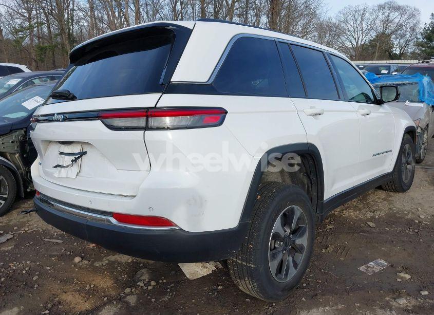 Photo 4 of 2024 Jeep Grand CHEROKEE 4XE (VIN 1C4RJYB65RC129710)