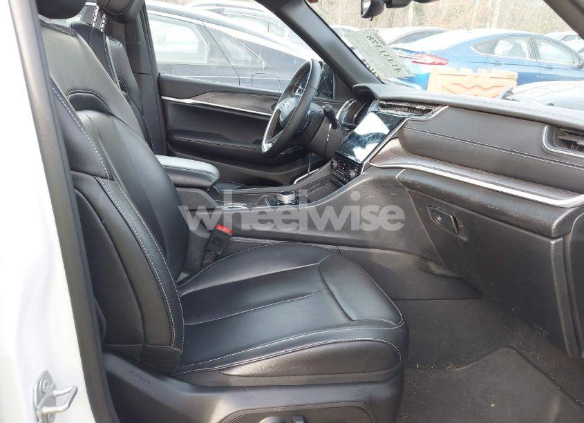 Photo 5 of 2024 Jeep Grand CHEROKEE 4XE (VIN 1C4RJYB65RC129710)