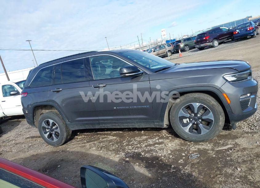 Photo 13 of 2024 Jeep Grand CHEROKEE 4XE (VIN 1C4RJYB65RC181984)
