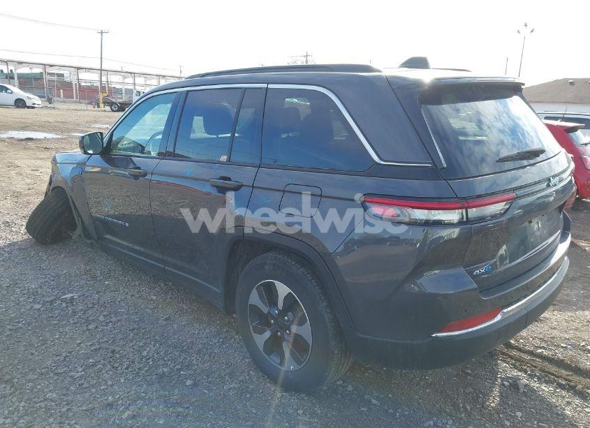 Photo 3 of 2024 Jeep Grand CHEROKEE 4XE (VIN 1C4RJYB65RC181984)