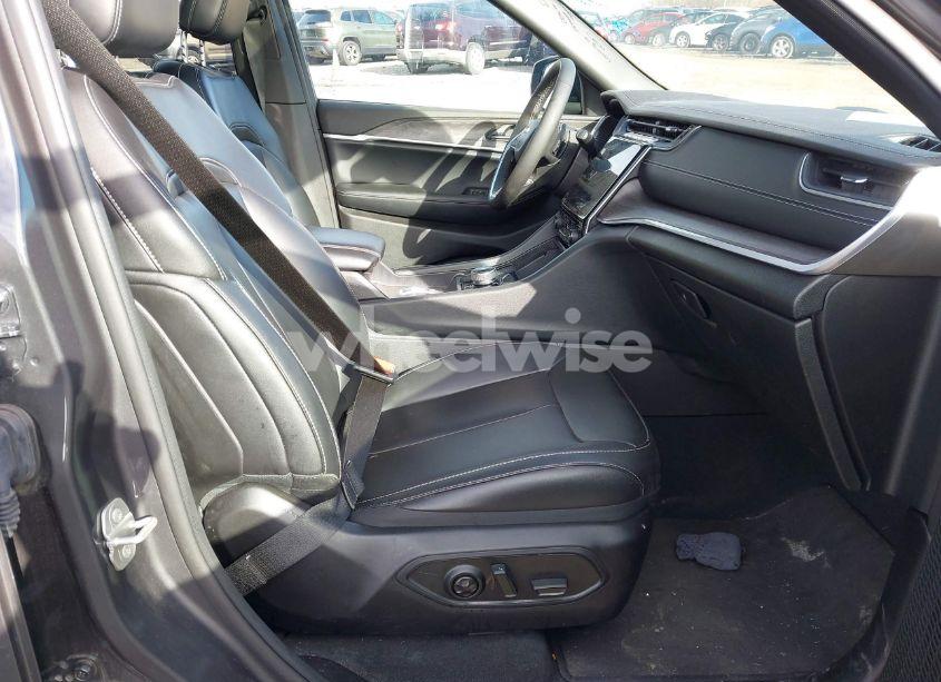 Photo 5 of 2024 Jeep Grand CHEROKEE 4XE (VIN 1C4RJYB65RC181984)