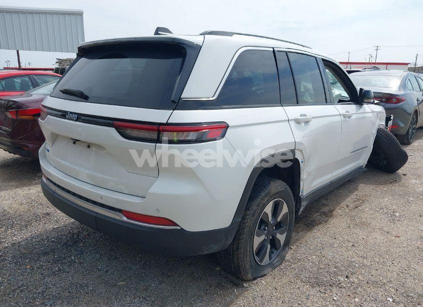 Photo 4 of 2024 Jeep Grand CHEROKEE 4XE (VIN 1C4RJYB65RC720622)